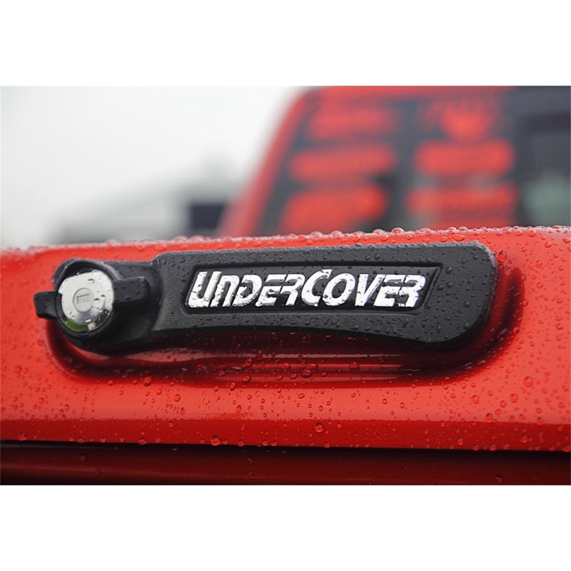 UnderCover 14-21 Tundra 5.5ft Elite LX Bed Cover Bright Red | UC4118L-3R3